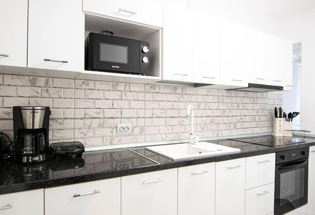 Ultra Central Luxury 3Br 2Bath Apt & Amazing Views Bucarest Esterno foto