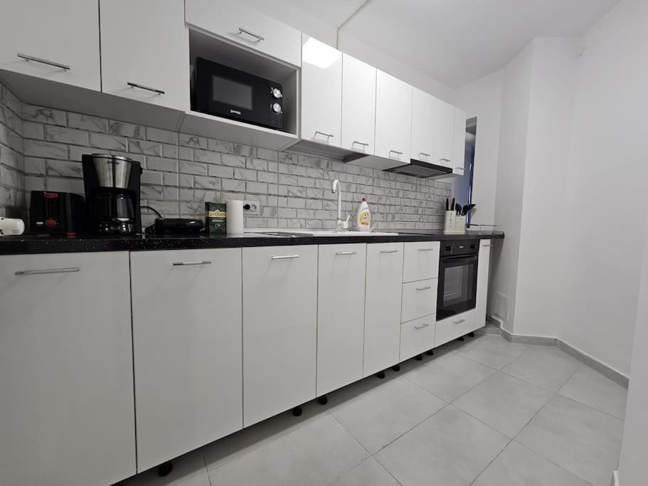 Ultra Central Luxury 3Br 2Bath Apt & Amazing Views Bucarest Esterno foto