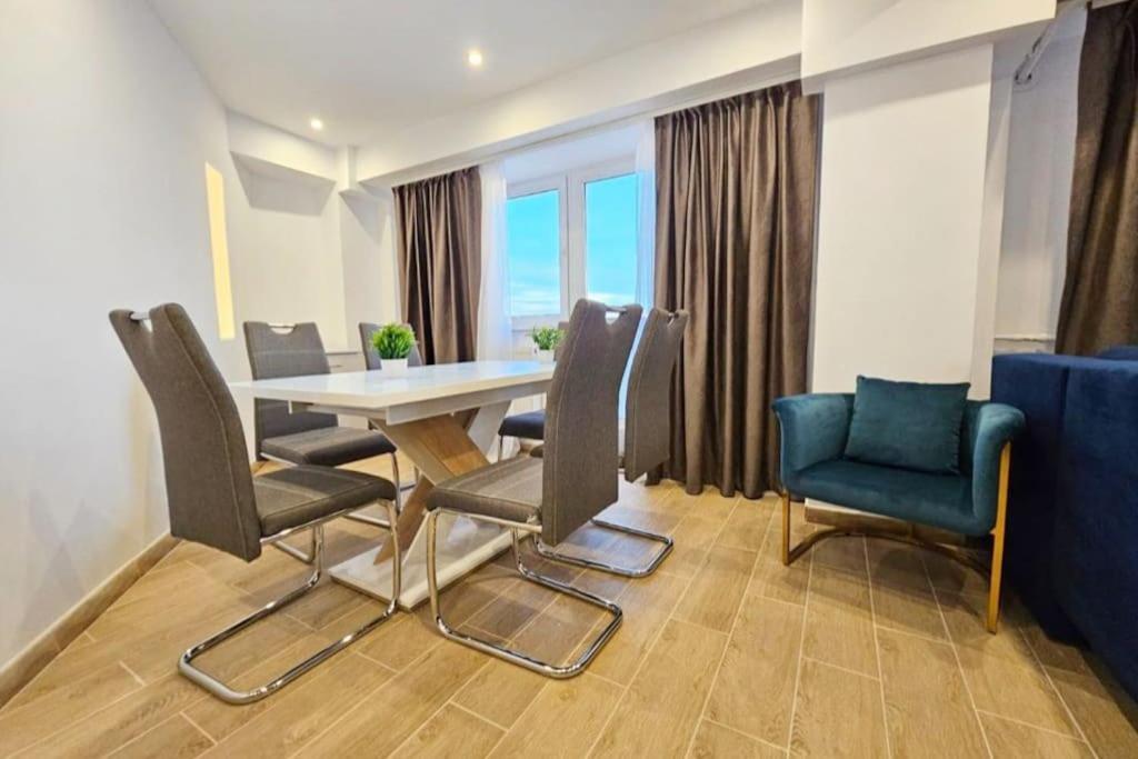 Ultra Central Luxury 3Br 2Bath Apt & Amazing Views Bucarest Esterno foto